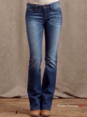 VINTAGE Y2K JOE'S LOW RISE 'THE HONEY CURVY BOOTCUT JEANS' IN PHOEBE DESTROY